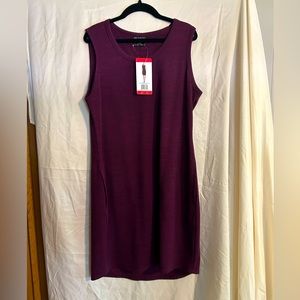 NWT, Sleeveless women’s size medium burgundy dress with pockets